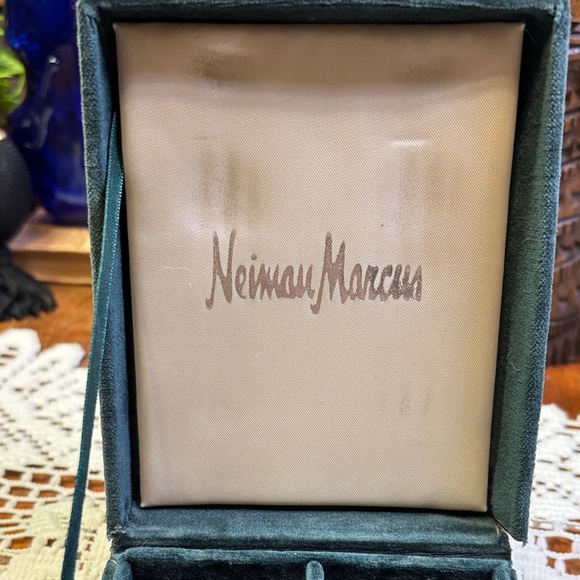 Godinger Silver plated Salt and Pepper Shakers - Picture 6 of 11